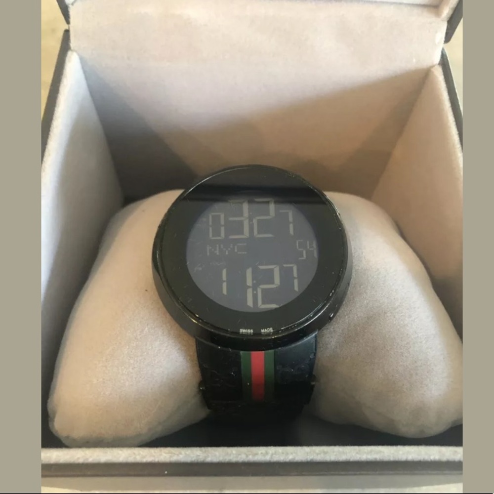 Men Black Gucci Digital watch (damaged) Used